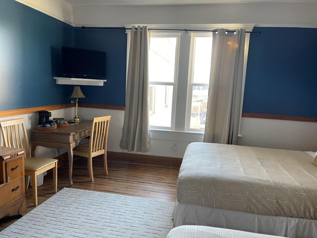 Royal Hotel Chilliwack Zewnętrze zdjęcie