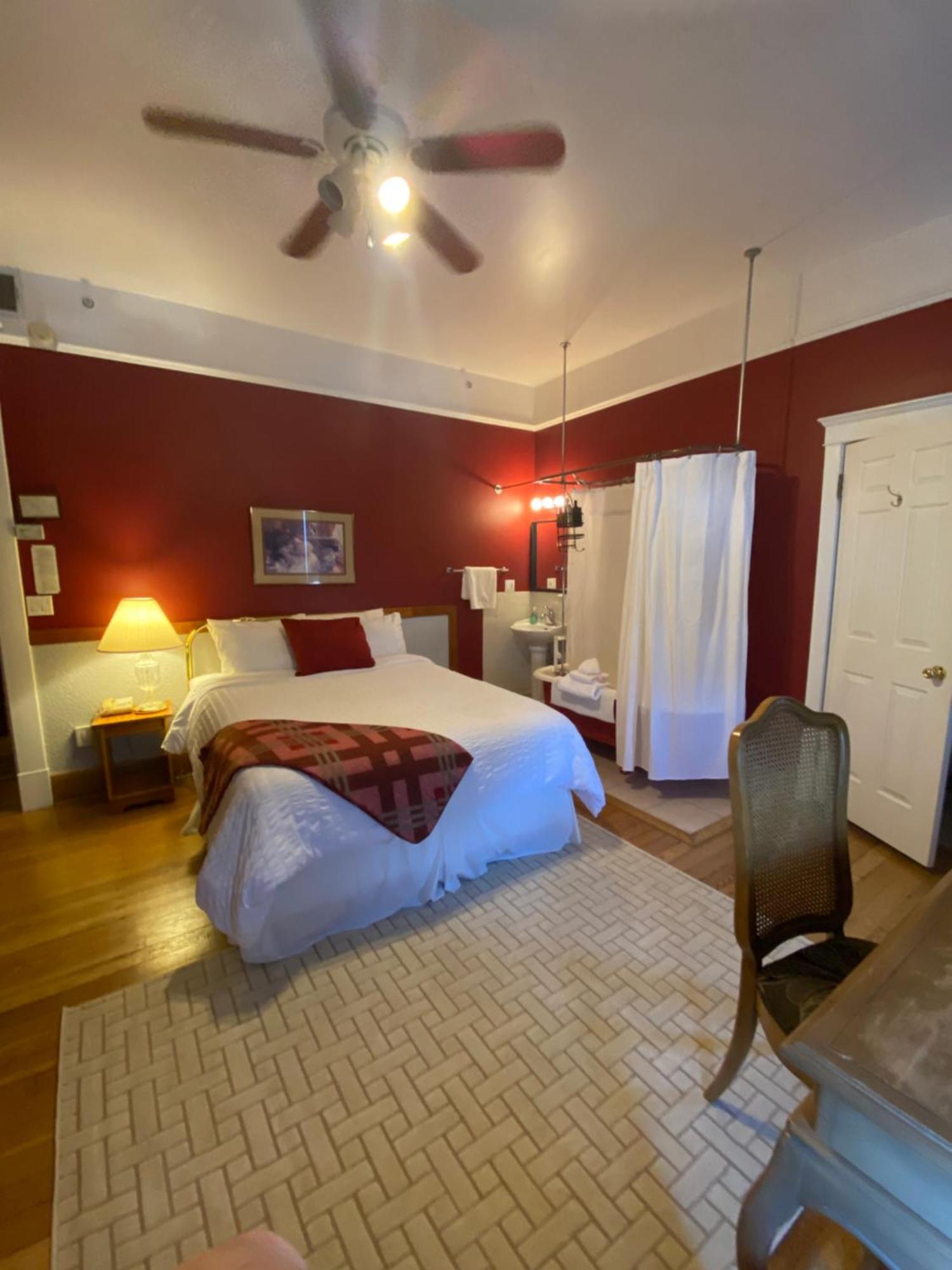 Royal Hotel Chilliwack Zewnętrze zdjęcie