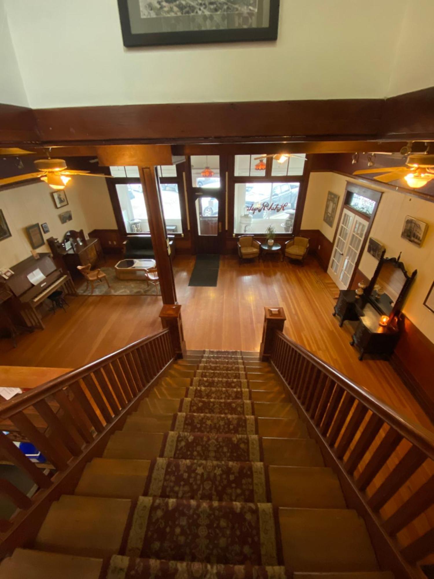 Royal Hotel Chilliwack Zewnętrze zdjęcie
