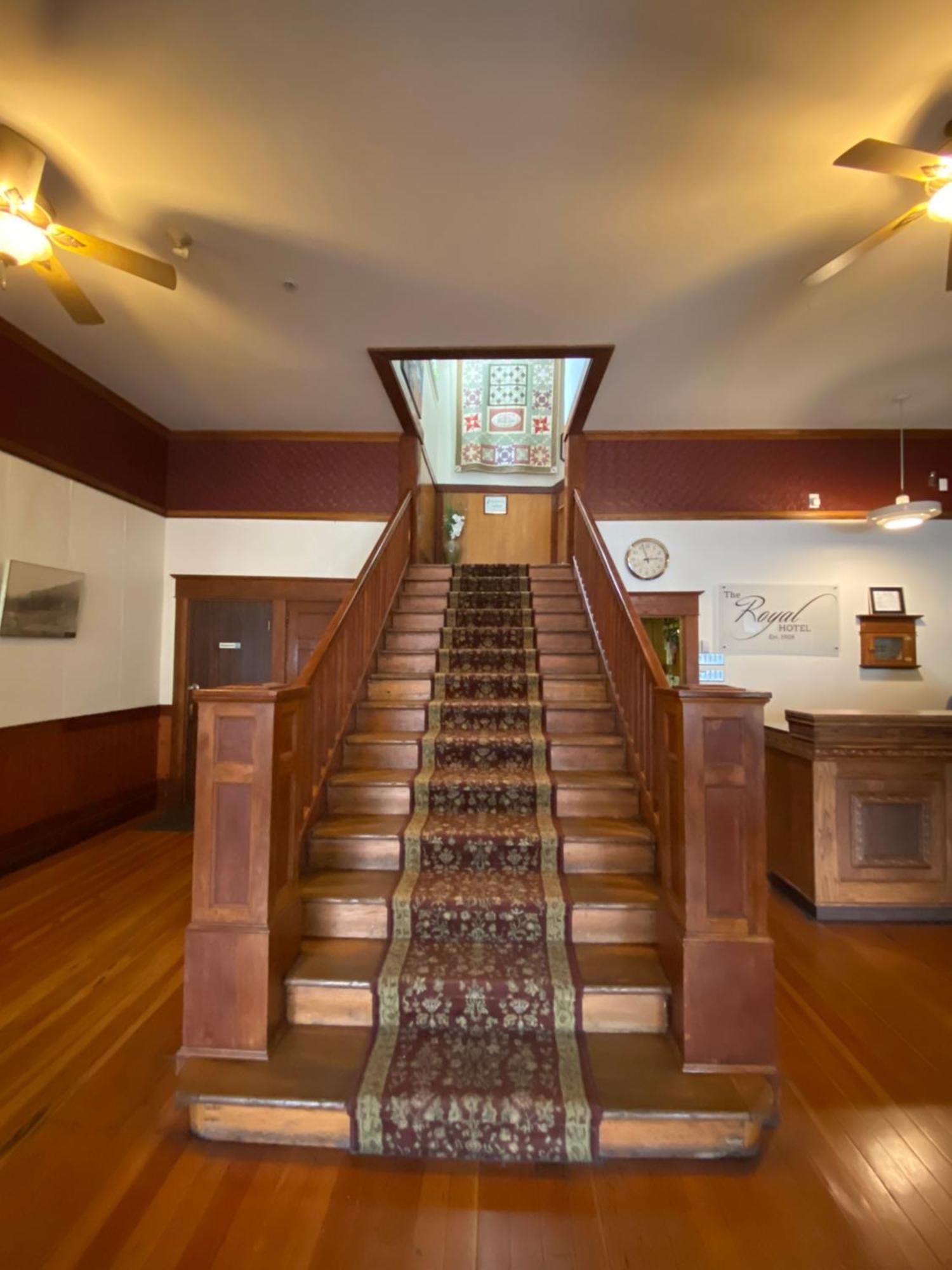 Royal Hotel Chilliwack Zewnętrze zdjęcie