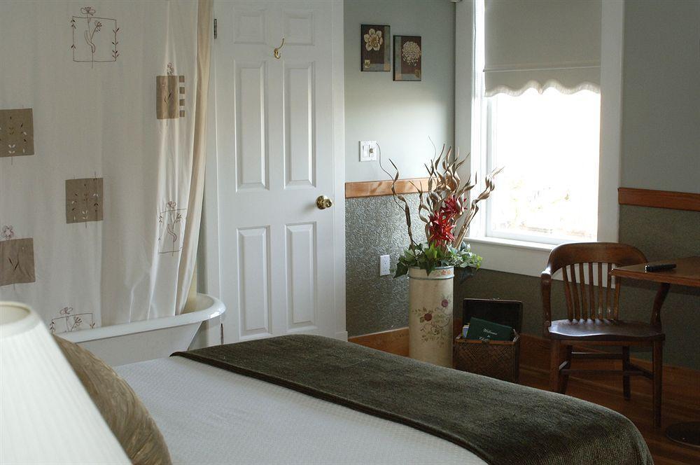 Royal Hotel Chilliwack Zewnętrze zdjęcie