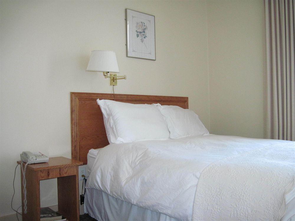Royal Hotel Chilliwack Zewnętrze zdjęcie