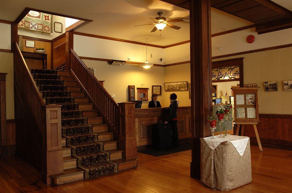 Royal Hotel Chilliwack Zewnętrze zdjęcie
