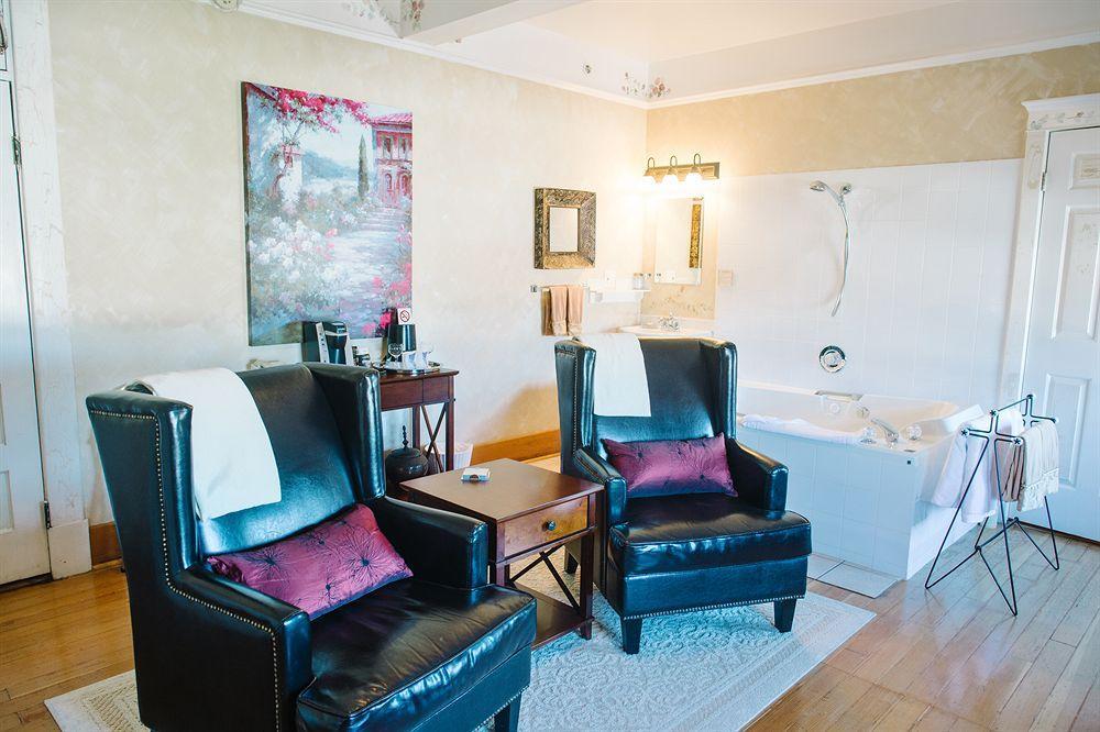 Royal Hotel Chilliwack Zewnętrze zdjęcie