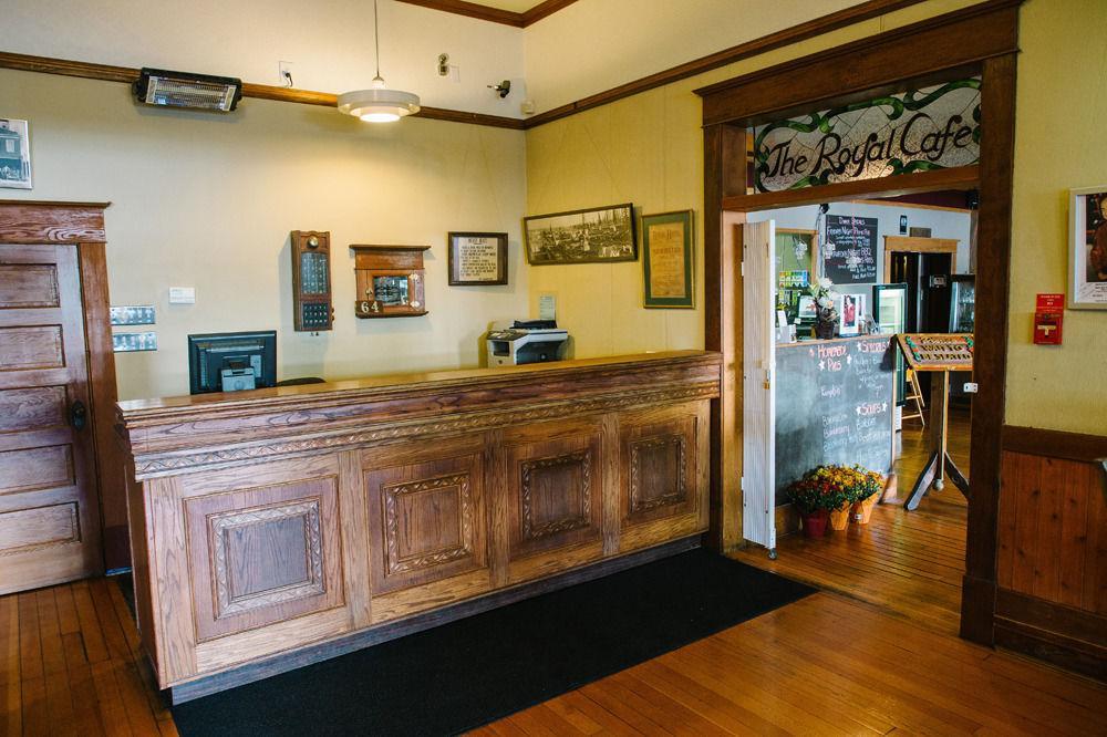 Royal Hotel Chilliwack Zewnętrze zdjęcie