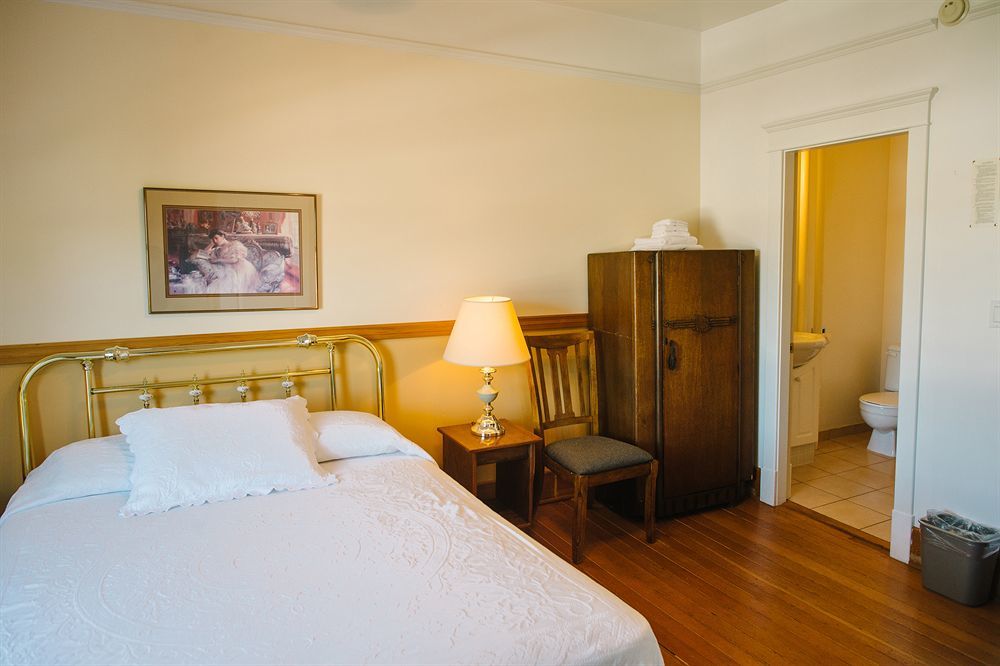 Royal Hotel Chilliwack Zewnętrze zdjęcie