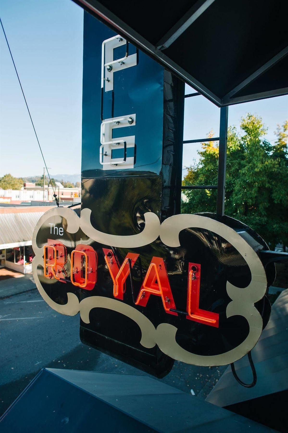 Royal Hotel Chilliwack Zewnętrze zdjęcie