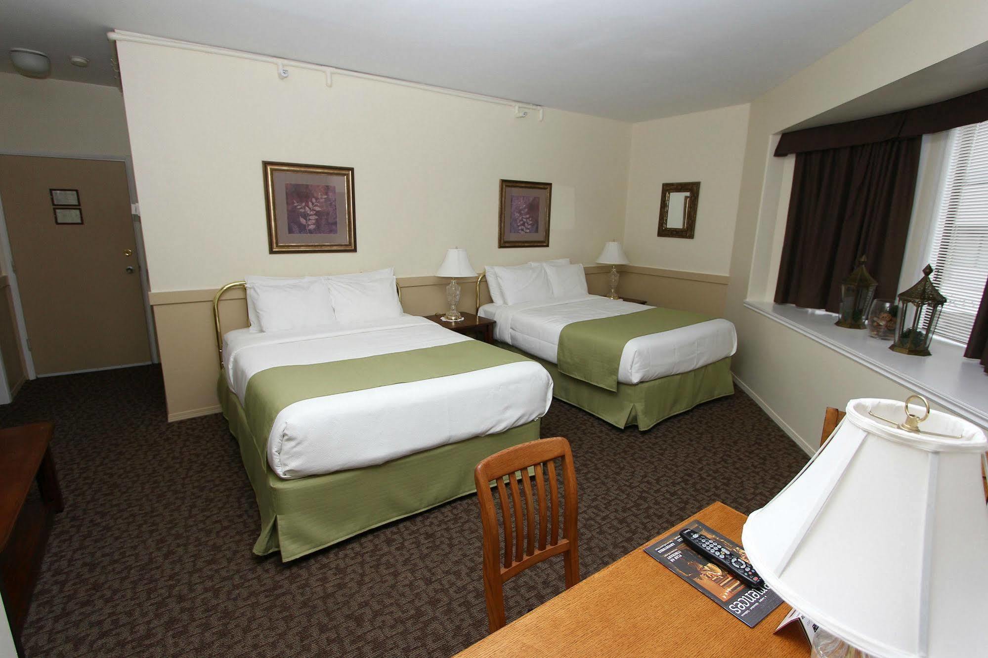 Royal Hotel Chilliwack Zewnętrze zdjęcie